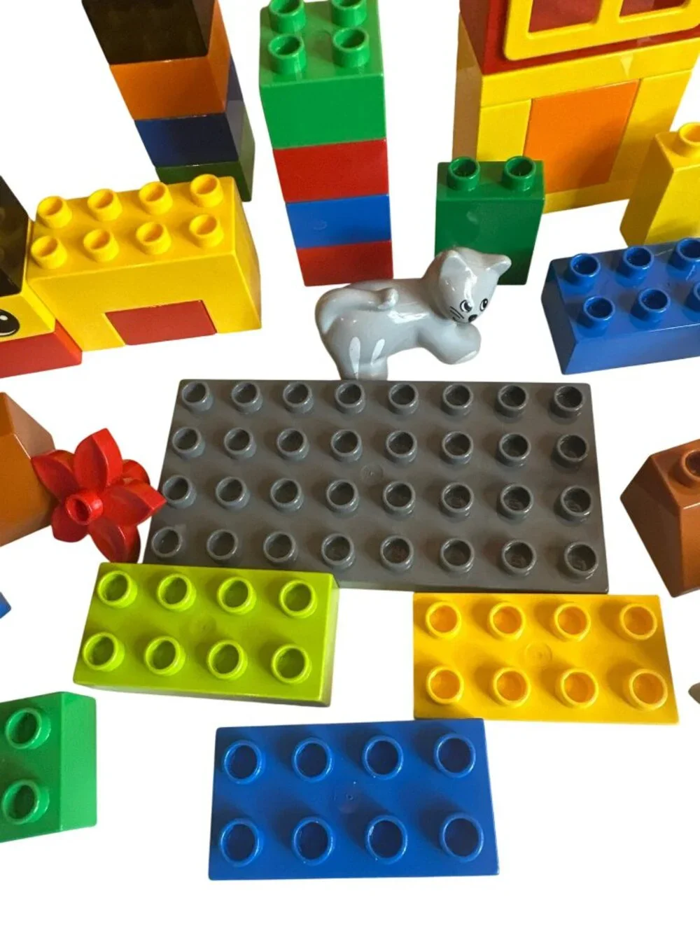 LEGO Duplo Large Lot of Building Bricks Cat Windows Baseplate Flower Etc.
